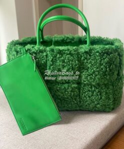 Replica Bottega Veneta BV Arco Tote Small Intreccio Shearling Tote Bag