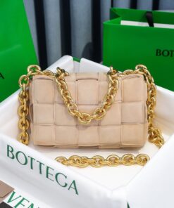 Replica  Bottega Veneta BV The Chain Cassette 631421 in Suede Cashmere