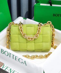 Replica  Bottega Veneta BV The Chain Cassette 631421 in Suede Cashmere