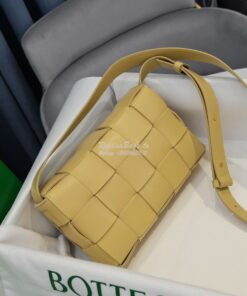 Replica Bottega Veneta BV Cassette Bag in Maxi Intreccio Bag 578004 To 2