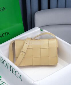 Replica Bottega Veneta BV Cassette Bag in Maxi Intreccio Bag 578004 Bu