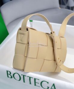 Replica Bottega Veneta BV Cassette Bag in Maxi Intreccio Bag 578004 Bu 2