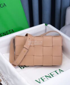 Replica Bottega Veneta BV Cassette Bag in Maxi Intreccio Bag 578004 Al