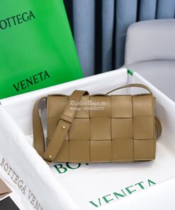 Replica Bottega Veneta BV Cassette Bag in Maxi Intreccio Bag 578004 Mu