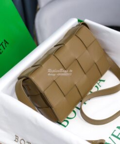 Replica Bottega Veneta BV Cassette Bag in Maxi Intreccio Bag 578004 Mu 2