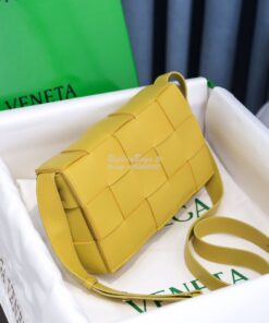 Replica Bottega Veneta BV Cassette Bag in Maxi Intreccio Bag 578004 Ye 2