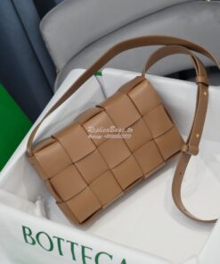 Replica Bottega Veneta BV Cassette Bag in Maxi Intreccio Bag 578004 Ca 2