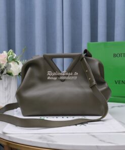 Replica Bottega Veneta BV Point Medium Leather Top Handle Bag 652446 C 2