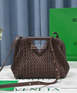 Replica Bottega Veneta BV Point Losange Quilted Leather Top Handle Bag