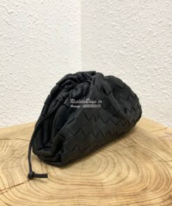 Replica Bottega Veneta BV The Pouch 20 Intrecciato 585852 Black 2