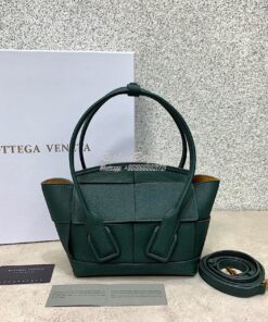 Replica Bottega Veneta BV Mini Arco 29 Bag In Grainy Calf 600606 Pine