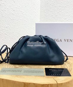 Replica Bottega Veneta BV The Pouch 20 in Butter Calf 585852 Deep Blue