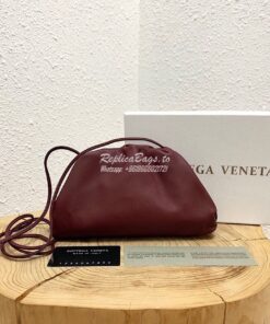 Replica Bottega Veneta BV The Pouch 20 in Butter Calf 585852 Bordeaux