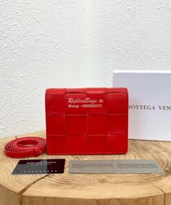 Replica Bottega Veneta BV Mini Cassette Bag in Maxi Intreccio Bag 5780