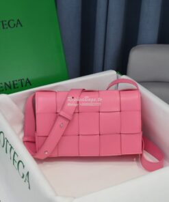 Replica Bottega Veneta BV Cassette Bag in Maxi Intreccio Bag 578004 Pi