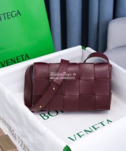 Replica Bottega Veneta BV Cassette Bag in Maxi Intreccio Bag 578004 Wi