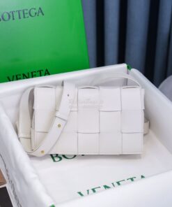 Replica Bottega Veneta BV Cassette Bag in Maxi Intreccio Bag 578004 Wh