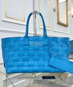 Replica Bottega Veneta BV Medium Tote In Maxi Intreccio 576828 Sky Blu