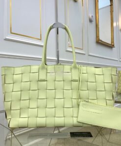 Replica Bottega Veneta BV Medium Tote In Maxi Intreccio 576828 Lemon