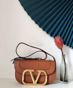 Replica Valentino Supervee Crossbody Calfskin Bag VW2B0G09 Brown