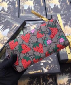 Replica Gucci GG Supreme Zip Around Wallet With Strawberry Print 2