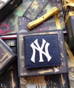 Replica Gucci Blue Signature Bi-fold Wallet With New York Yankees Patch 2