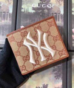 Replica Gucci Original GG Bi-fold Wallet With New York Yankees Patch 2