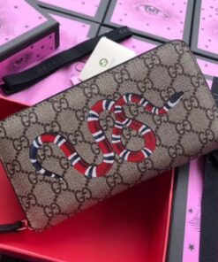 Replica Gucci 451273 Kingsnake print GG Supreme zip around wallet iReplicaBags | Replica Louis Vuitton Bags, Wallets, Shoes, Belts etc 2