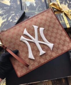 Replica Gucci Original GG Pouch With NY Yankees™ Patch 2