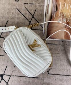 Replica Louis Vuitton White New Wave Camera Bag M53863 BLV650 2