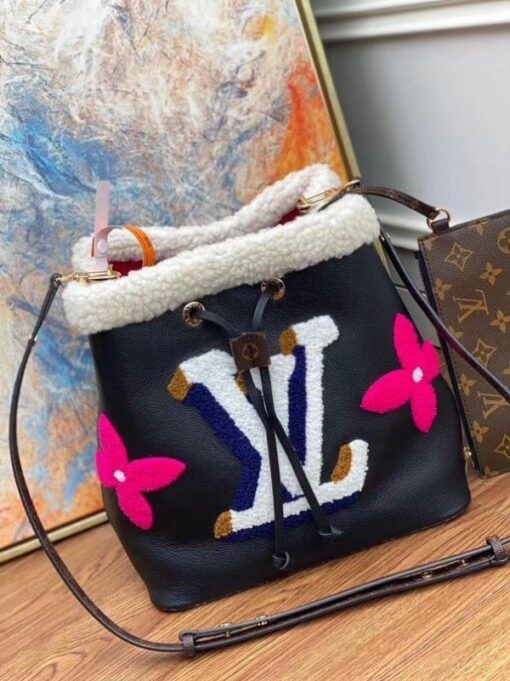 Replica Louis Vuitton NeoNoe MM Bag Leather Shearling M56963 BLV682 3