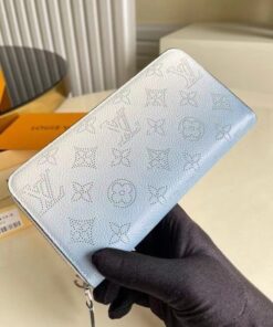 Replica Louis Vuitton Zippy Wallet Gradient Blue Mahina Leather M80494 BLV959 2