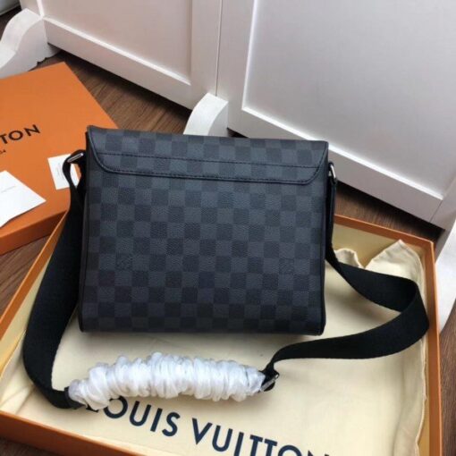 Replica Louis Vuitton District PM Bag Damier Graphite Maps N40238 BLV898 7