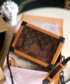 Replica Louis Vuitton LV2 Soft Trunk Messenger Bag N40381 BLV903 2