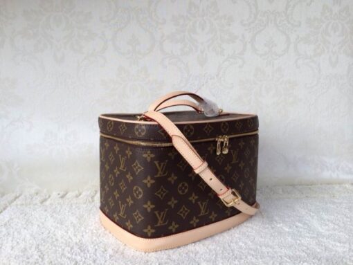 Replica Louis Vuitton Nice Case Monogram Canvas M47280 3