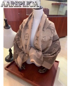 Replica Louis Vuitton Beige Monogram Giant Shawl MP2382 2