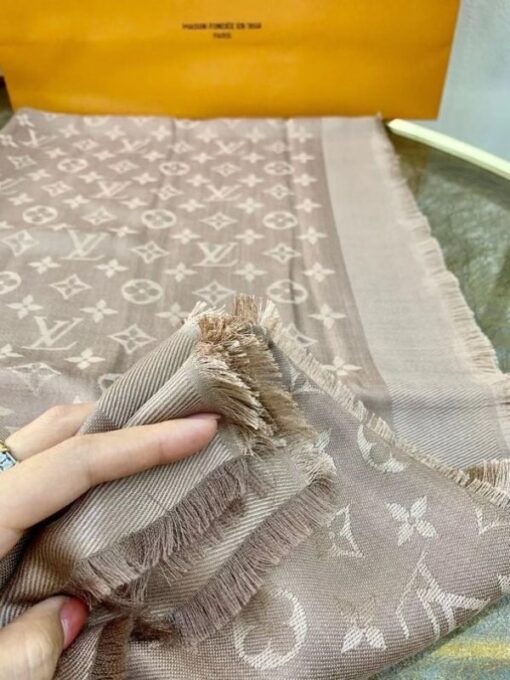 Replica Louis Vuitton Cappuccino Monogram Shawl M75872 8