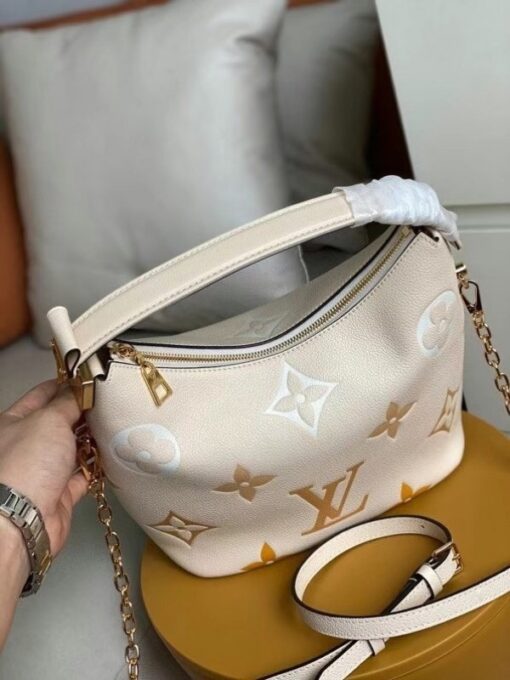 Replica Louis Vuitton Marshmallow Hobo Bag By The Pool M45698 4