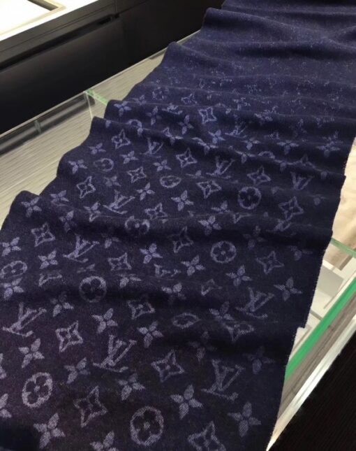 Replica Louis Vuitton Monogram Gradient Scarf M70257 4