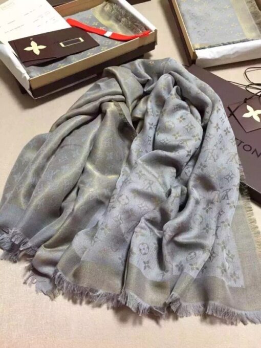 Replica Louis Vuitton Monogram Shawl M75121 4