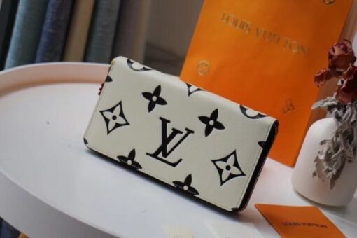 Replica Louis Vuitton LV Crafty Zippy Wallet M69727 5