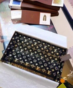 Replica Louis Vuitton Monogram So Glitter Stole M73938 2