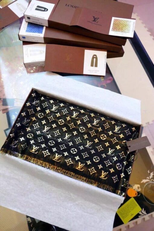 Replica Louis Vuitton Monogram So Glitter Stole M73938 2