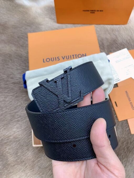 Replica Louis Vuitton LV Initiales 35mm Belt Taiga Leather M0001Q 2