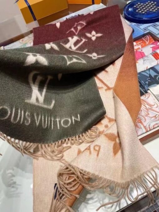 Replica Louis Vuitton Reykjavik Gradient Scarf M76881 4