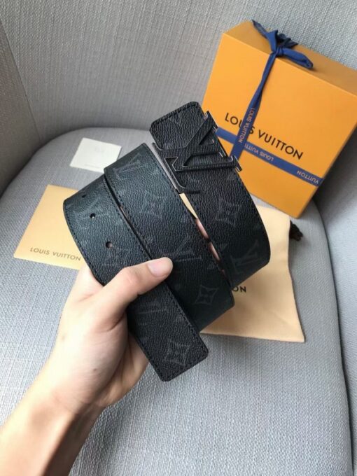 Replica Louis Vuitton LV Initiales 40MM Reversible Belt Taiga Leather M0157V 2