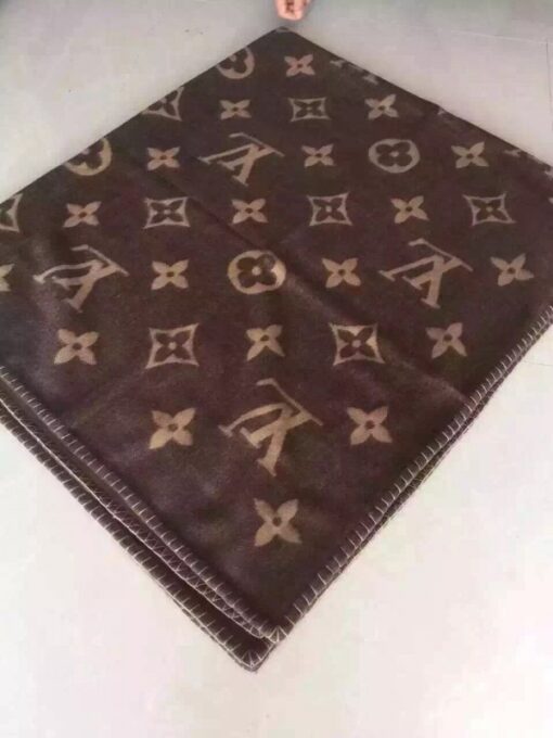 Replica Louis Vuitton Monogram Blanket M75548 4