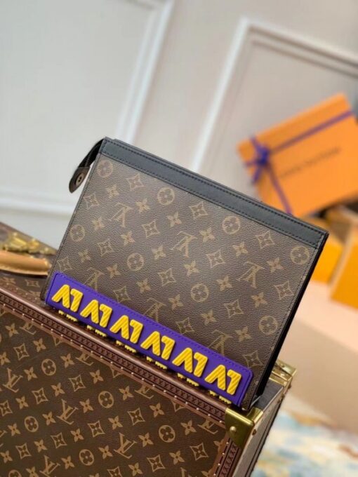 Replica Louis Vuitton Pochette Voyage MM Monogram Canvas M80792 4