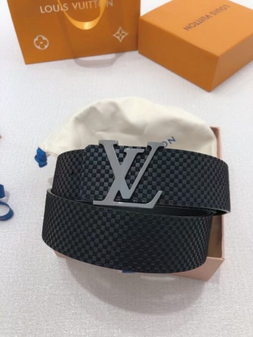 Replica Louis Vuitton LV Initiales 40MM Reversible Belt Suede M6875P 8