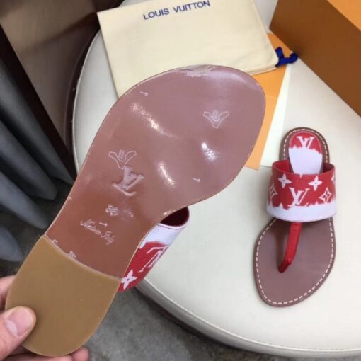 Replica Louis Vuitton LV Escale Palma Flat Thong Red 5